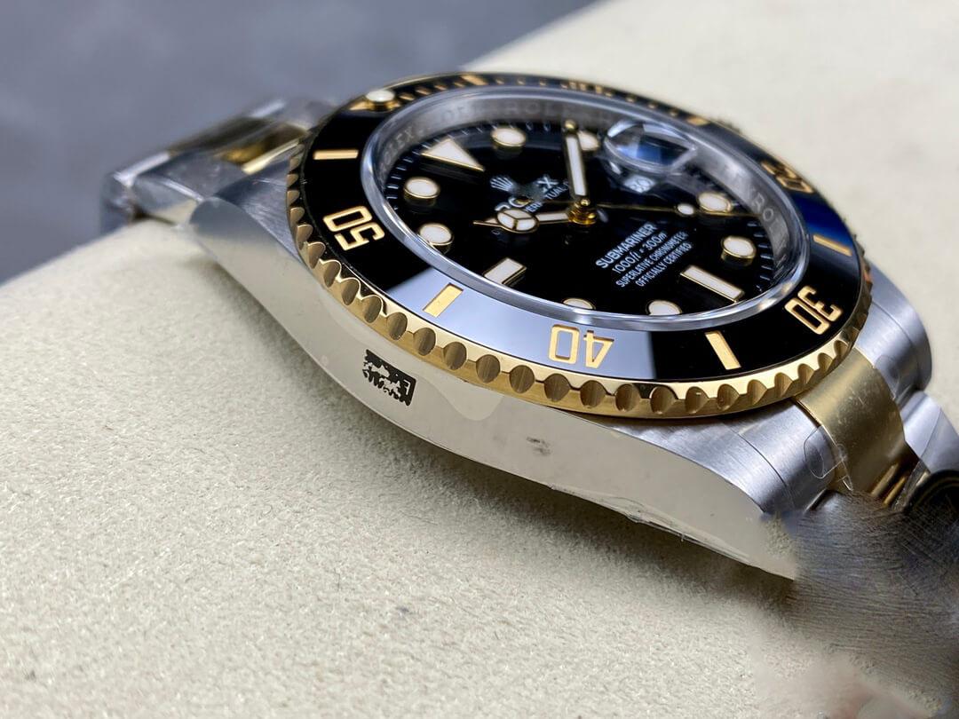 ROLEX SUBMARINER VS FACTORY CARBON FIBER